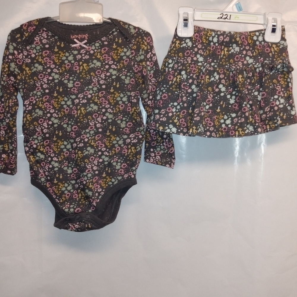 Jumping Beans Long Sleeve Skirt Set, 18M, Gray floral Print, pre-owned.